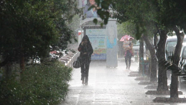 Meteoroloji'den sağanak uyarısı: 2 bölge 7 ilde etkili olacak Meteoroloji'den sağanak uyarısı: 2 bölge 7 ilde etkili olacak