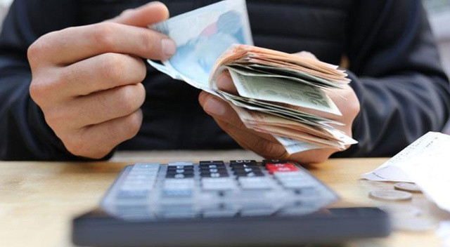 Milyonlarca çalışanı ilgilendiriyor! Kıdem tazminatı değişiyor: İşte masadaki yeni rakamlar Milyonlarca çalışanı ilgilendiriyor! Kıdem tazminatı değişiyor: İşte masadaki yeni rakamlar