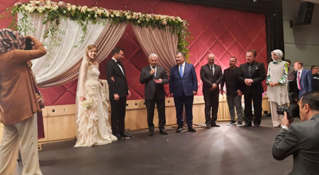 Sağlık Bakanlığı Basın Müşaviri Gözde Kirişçioğlu evlendi Sağlık Bakanlığı Basın Müşaviri Gözde Kirişçioğlu evlendi