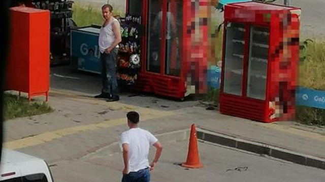 Sokak ortasında kavga: Doktorla esnaf birbirine girdi