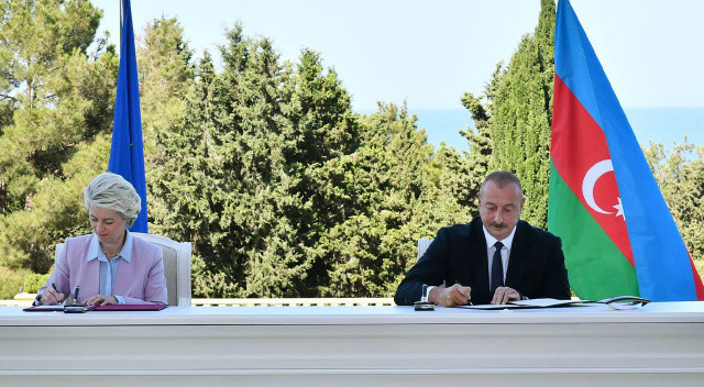 Aliyev anlaşmayı böyle duyurdu: Avrupa'nın enerji haritasını tamamen değiştirdi Aliyev anlaşmayı böyle duyurdu: Avrupa'nın enerji haritasını tamamen değiştirdi