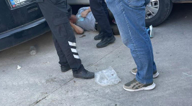 Antalya'da yabancı uyruklu şahsa meydan dayağı Antalya'da yabancı uyruklu şahsa meydan dayağı