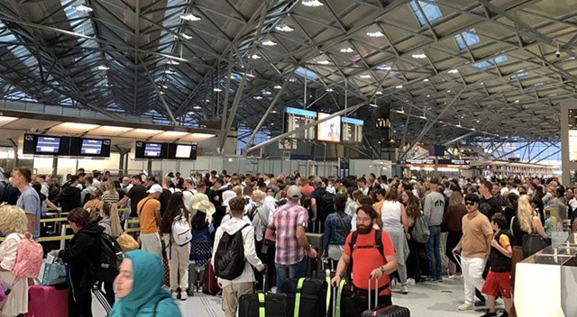 Avrupa havaalanlarında personel krizi sürüyor: Almanya&#039;da uçuşlar azaltıldı
