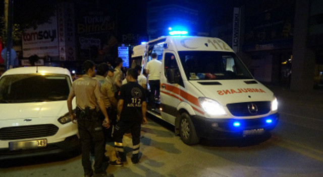 Baba-oğul arasında &#039;dövme&#039; tartışmasında kan aktı! 20 yaşındaki genç yaşam mücadelesi veriyor...