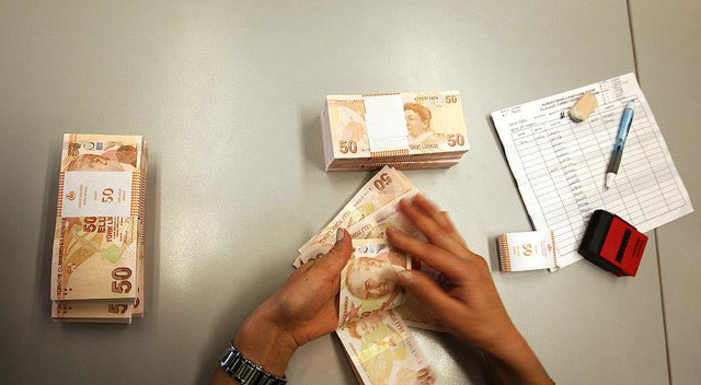 Bankacılar dikkat! Yaptığı işlem başına iş açtı, tazminatsız kovuldu Bankacılar dikkat! Yaptığı işlem başına iş açtı, tazminatsız kovuldu
