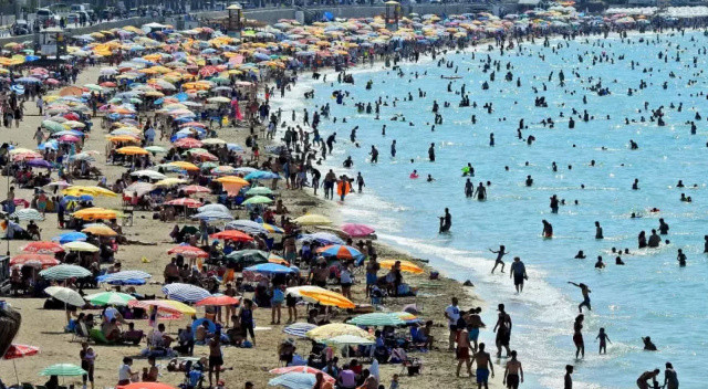 Bayramda plajlar doldu taştı Bayramda plajlar doldu taştı