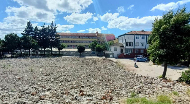Bir günde yıktırılan cami 34 aydır yapılmayı bekliyor Bir günde yıktırılan cami 34 aydır yapılmayı bekliyor