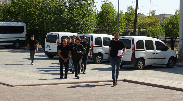 Çete kurup polis kılığına girdi ağabeyini yaralayıp gasp etti Çete kurup polis kılığına girdi ağabeyini yaralayıp gasp etti
