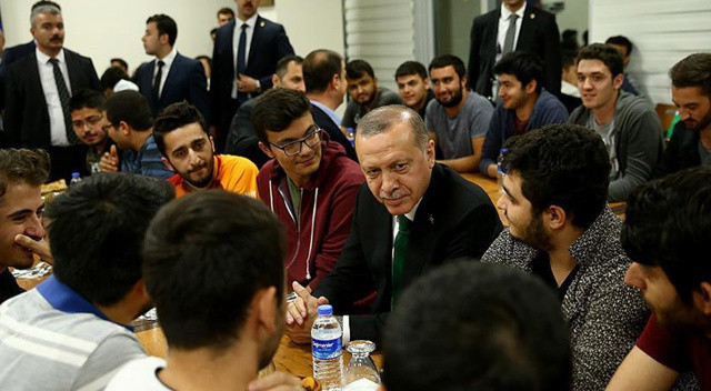 Cumhurbakanı Erdoğan&#039;dan gençlere KYK borçları müjdesi! Kabine Toplantısını işaret etti