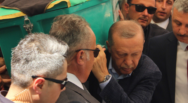 Cumhurbaşkanı Erdoğan, Hakan Füzün'ün cenaze törenine katıldı Cumhurbaşkanı Erdoğan, Hakan Füzün'ün cenaze törenine katıldı