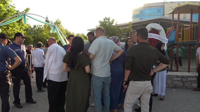 En güzel günleri kabusla bitti! 'Bu nasıl para?' deyip çileden çıktılar: 1 ağır 8 yaralı En güzel günleri kabusla bitti! 'Bu nasıl para?' deyip çileden çıktılar: 1 ağır 8 yaralı