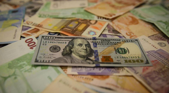 Euro/Dolar paritesi 20 yıl sonra ilk kez eşitlendi Euro/Dolar paritesi 20 yıl sonra ilk kez eşitlendi