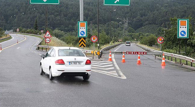 Hafta sonu Bolu'daki Anadolu Otoyolu'nu kullanacaklar dikkat! Geçiş tek şeride düşürülecek Hafta sonu Bolu'daki Anadolu Otoyolu'nu kullanacaklar dikkat! Geçiş tek şeride düşürülecek