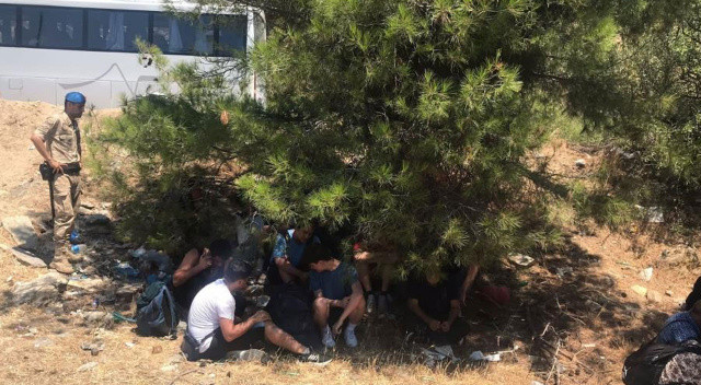 İHA'lar tespit etti! Yurt dışına kaçmaya çalışırken yakalandılar İHA'lar tespit etti! Yurt dışına kaçmaya çalışırken yakalandılar