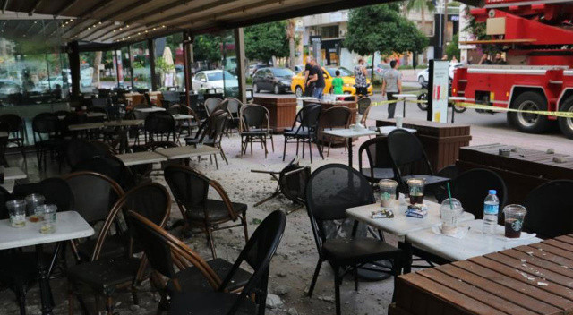Kahve içerken dehşeti yaşadılar: 1’i ağır 2 kişi yaralandı Kahve içerken dehşeti yaşadılar: 1’i ağır 2 kişi yaralandı