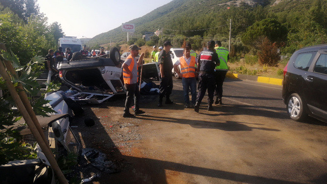 Muğla&#039;da bayram öncesi feci kaza! Ölü ve yaralılar var