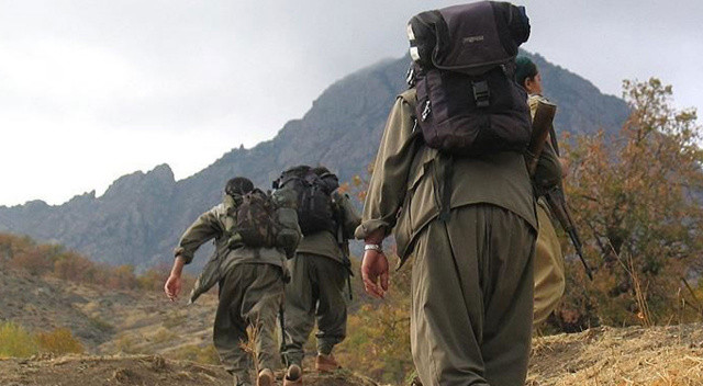 PKK'nın kaçırdığı oğlu için pes etmedi: Dağa çıkacağını öğrenince ihbar etti PKK'nın kaçırdığı oğlu için pes etmedi: Dağa çıkacağını öğrenince ihbar etti