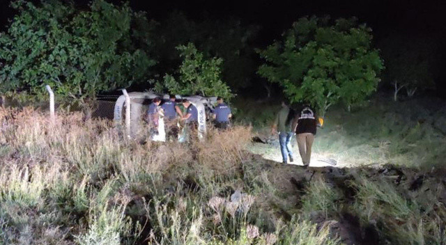 Polis aracı şarampole devrildi! Yaralılar var Polis aracı şarampole devrildi! Yaralılar var