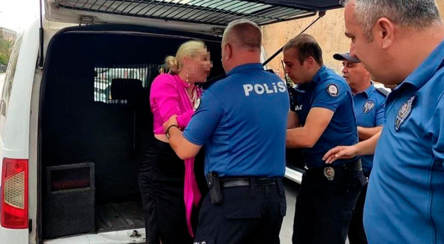 Polisin görüntülerin çekip çileden çıkardı: Alkollü turistin yaptığı yanına kalmadı Polisin görüntülerin çekip çileden çıkardı: Alkollü turistin yaptığı yanına kalmadı