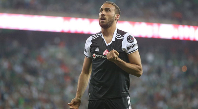 Son dakika: Cenk Tosun resmen Beşiktaş&#039;ta!