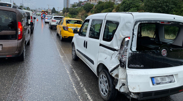 Son dakika: Maltepe'de zincirleme kaza! 10 araç birbirine girdi Son dakika: Maltepe'de zincirleme kaza! 10 araç birbirine girdi