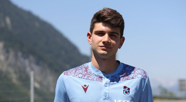 Trabzonspor kalecisi Kağan Moradaoğlu YKS'de ilk 1000'e girdi Trabzonspor kalecisi Kağan Moradaoğlu YKS'de ilk 1000'e girdi