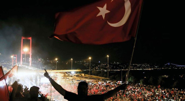 Türk halkının destan yazdığı 15 Temmuz darbe girişimin üzerinden tam 6 yıl geçti! İşte sırasıyla o gece yaşananlar Türk halkının destan yazdığı 15 Temmuz darbe girişimin üzerinden tam 6 yıl geçti! İşte sırasıyla o gece yaşananlar