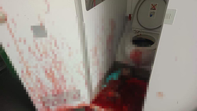 Uçak tuvaletinde korkunç olay! Pilot acil iniş yaptı Uçak tuvaletinde korkunç olay! Pilot acil iniş yaptı