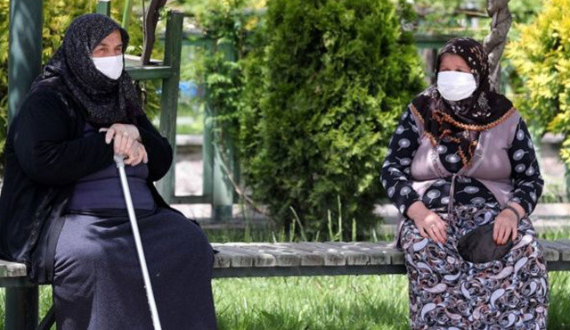 Virüs açık havada da bulaşıyor Virüs açık havada da bulaşıyor