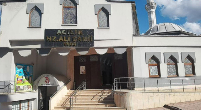 Zonguldak’ta çirkin olay: Camiyi yakmaya çalıştı, çöp kutusuna zarar verdi