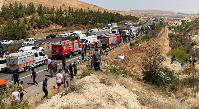 Acı günümüz! Gaziantep'te feci kazayı görüp yardıma koşan İHA çalışanları hayatını kaybetti Acı günümüz! Gaziantep'te feci kazayı görüp yardıma koşan İHA çalışanları hayatını kaybetti