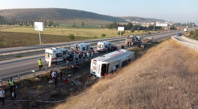 Afyonkarahisar’da asker adaylarını taşıyan otobüs devrildi: 1 ölü, 38 yaralı