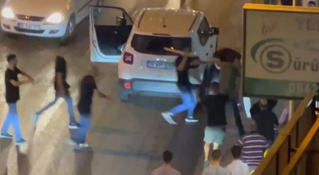Akrabalar arasında kavga kanlı bitti: 1’i ağır 3 kişi yaralandı Akrabalar arasında kavga kanlı bitti: 1’i ağır 3 kişi yaralandı