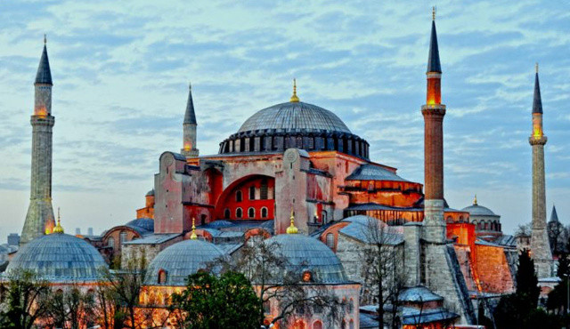 Ayasofya’nın üstü gibi altı da tarih dolu Ayasofya’nın üstü gibi altı da tarih dolu