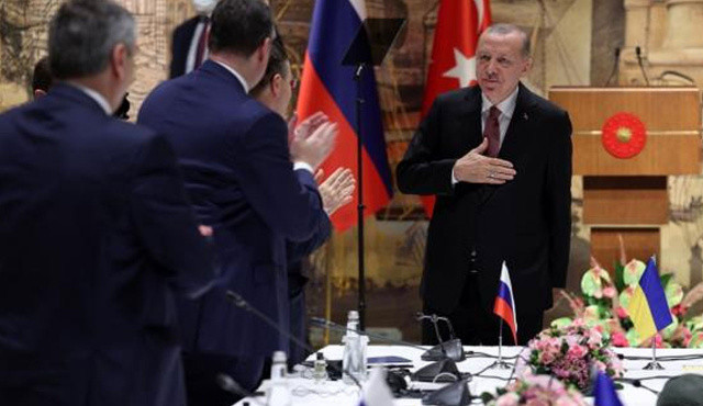 Batı medyası 'yandaş' oldu! Batı medyası 'yandaş' oldu!