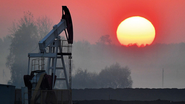 Brent petrolde düşüş devam ediyor: Gözler akaryakıtta indirim haberinde Brent petrolde düşüş devam ediyor: Gözler akaryakıtta indirim haberinde