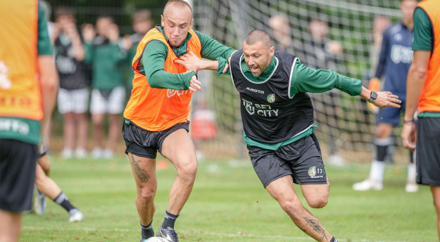 Burak Yılmaz atmaya Hollanda'da da devam ediyor! Ajax'a frikikten nefis gol (İZLE) Burak Yılmaz atmaya Hollanda'da da devam ediyor! Ajax'a frikikten nefis gol (İZLE)