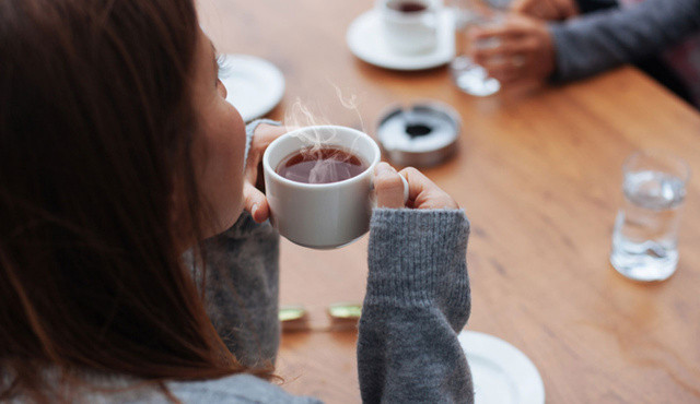Çay ve kahve vücudun su ihtiyacını arttırıyor Çay ve kahve vücudun su ihtiyacını arttırıyor