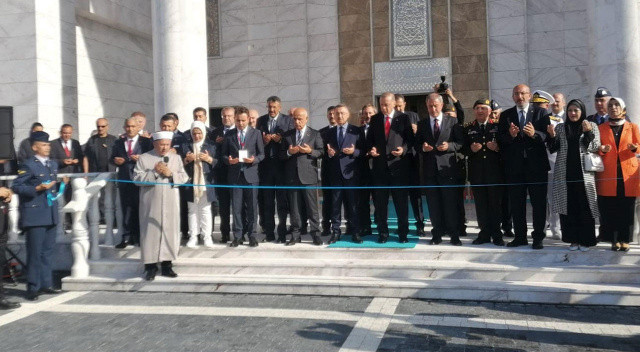 Cumhurbaşkanı Erdoğan Mehmetçik Camii'nin açılışını yaptı Cumhurbaşkanı Erdoğan Mehmetçik Camii'nin açılışını yaptı