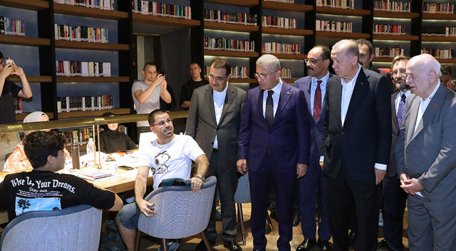Cumhurbaşkanı Erdoğan Üsküdar’da öğrencilerle bir araya geldi Cumhurbaşkanı Erdoğan Üsküdar’da öğrencilerle bir araya geldi