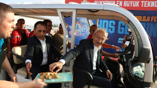 Kemal Kılıçdaroğlu, TEKNOFEST'e gitti Kemal Kılıçdaroğlu, TEKNOFEST'e gitti