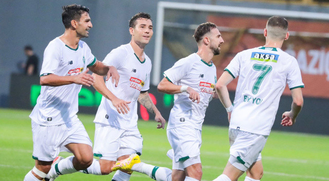 Konyaspor İstanbulspor deplasmanında 0-4 kazanarak galibiyet siftahı yaptı