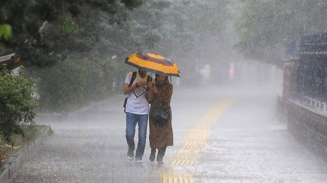 Meteoroloji'den kuvvetli sağanak duyurusu:7 ilde sarı alarm Meteoroloji'den kuvvetli sağanak duyurusu:7 ilde sarı alarm
