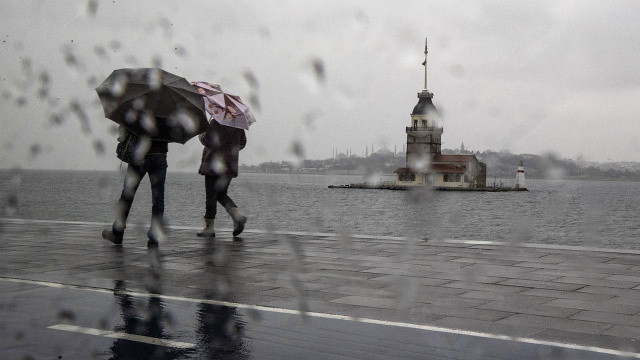 Meteoroloji uyardı: 2 bölge, 16 ilde sağanak alarmı (8 Ağustos 2022 hava durumu) Meteoroloji uyardı: 2 bölge, 16 ilde sağanak alarmı (8 Ağustos 2022 hava durumu)
