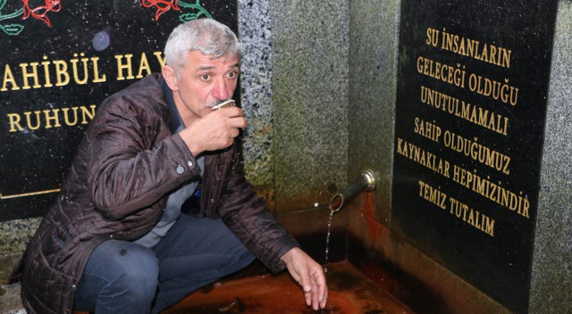 Şifalı diye içilen su zehirli çıktı… Tepkilerini içerek gösterdiler