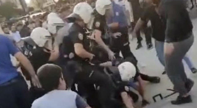 Taciz iddiası ilçeyi karıştırdı: Ortalık savaş alanına döndü Taciz iddiası ilçeyi karıştırdı: Ortalık savaş alanına döndü