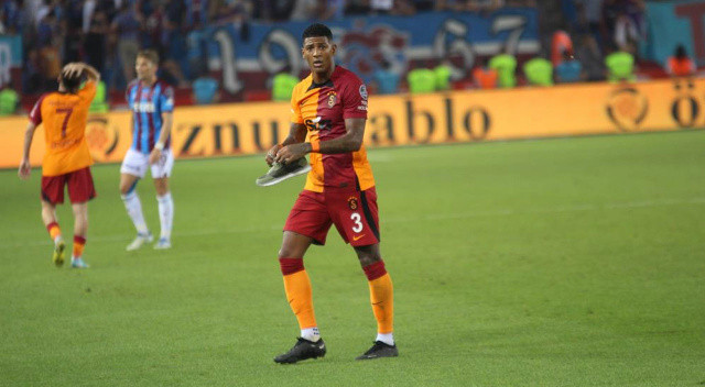 Trabzonspor - Galatasaray maçında akılalmaz olay! Bordo-Mavili taraftarlar tepkili... Trabzonspor - Galatasaray maçında akılalmaz olay! Bordo-Mavili taraftarlar tepkili...