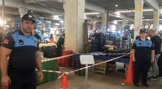 Vatandaşa kötü davranan pazarcının tezgahı kapatıldı