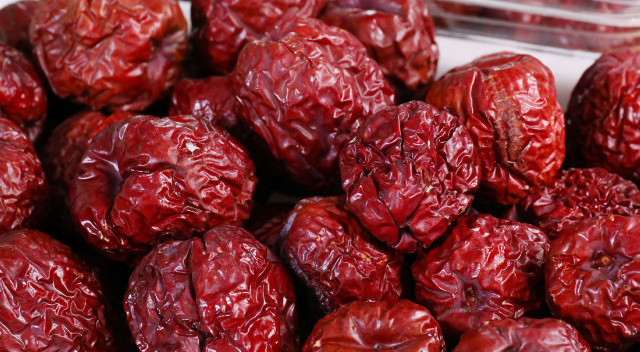 Vücuttaki pis kanı temizliyor, toksinleri söküp atıyor! İçindeki C vitamini limondan 20 kat fazla Vücuttaki pis kanı temizliyor, toksinleri söküp atıyor! İçindeki C vitamini limondan 20 kat fazla