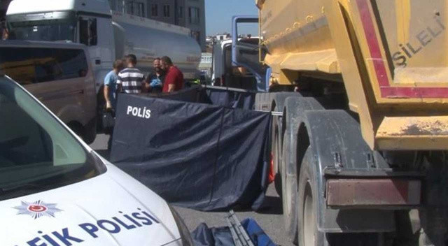 22 yaşındaki genç kadının feci ölümü! Kamyonun altında kaldı 22 yaşındaki genç kadının feci ölümü! Kamyonun altında kaldı